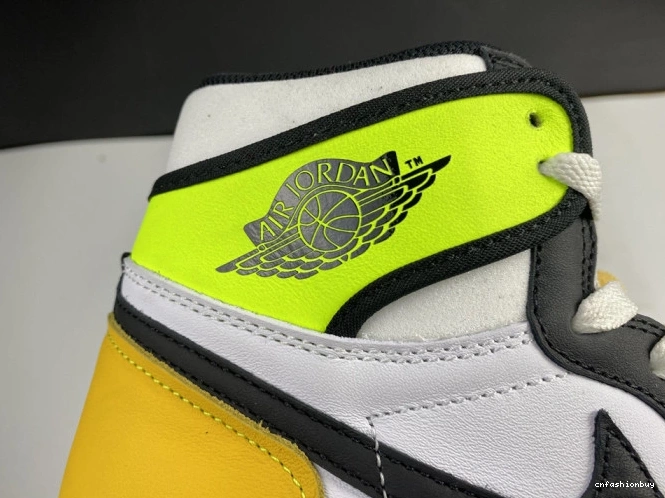 GOLD' HIGH JORDAN 1 'VOLT 555088-118 AIR RETRO OG 1107